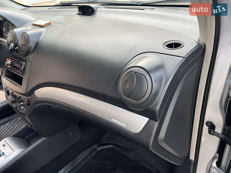 Седан Chevrolet Aveo 2011 в Апостолово