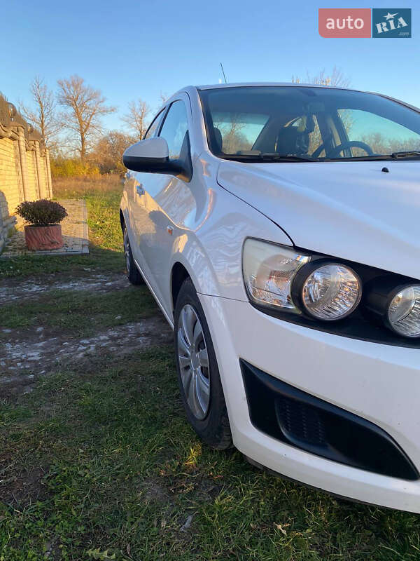 Седан Chevrolet Aveo 2012 в Кам'янець-Подільському фото 5 Седан Chevrolet Aveo 2012 в Кам'янець-Подільському