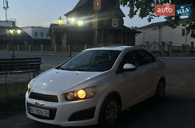 Седан Chevrolet Aveo 2012 в Кам'янець-Подільському