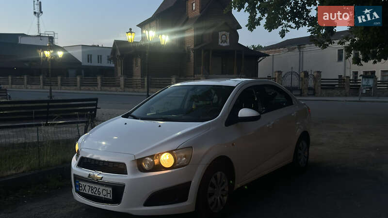 Седан Chevrolet Aveo 2012 в Кам'янець-Подільському фото Седан Chevrolet Aveo 2012 в Кам'янець-Подільському