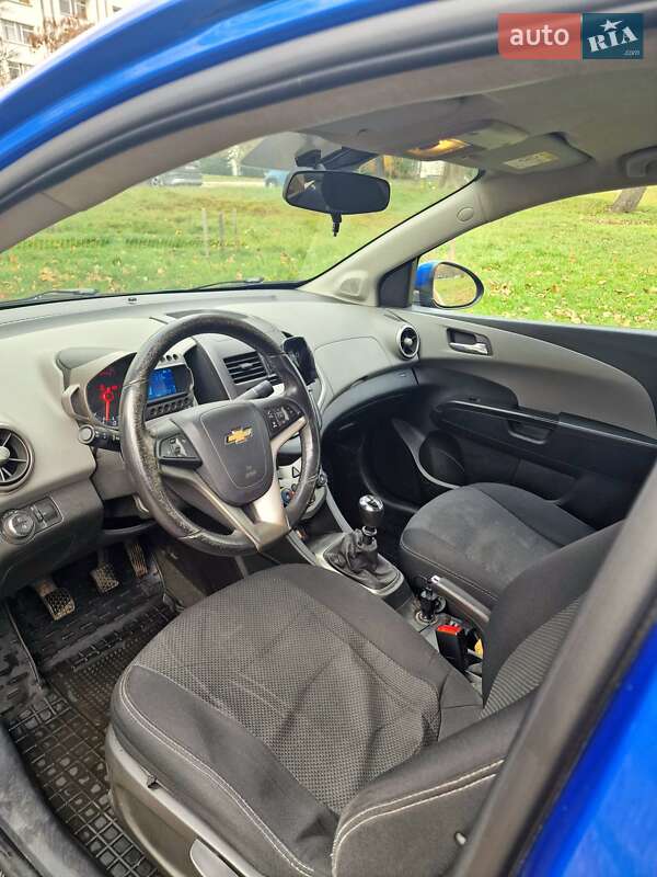 Седан Chevrolet Aveo 2014 в Києві