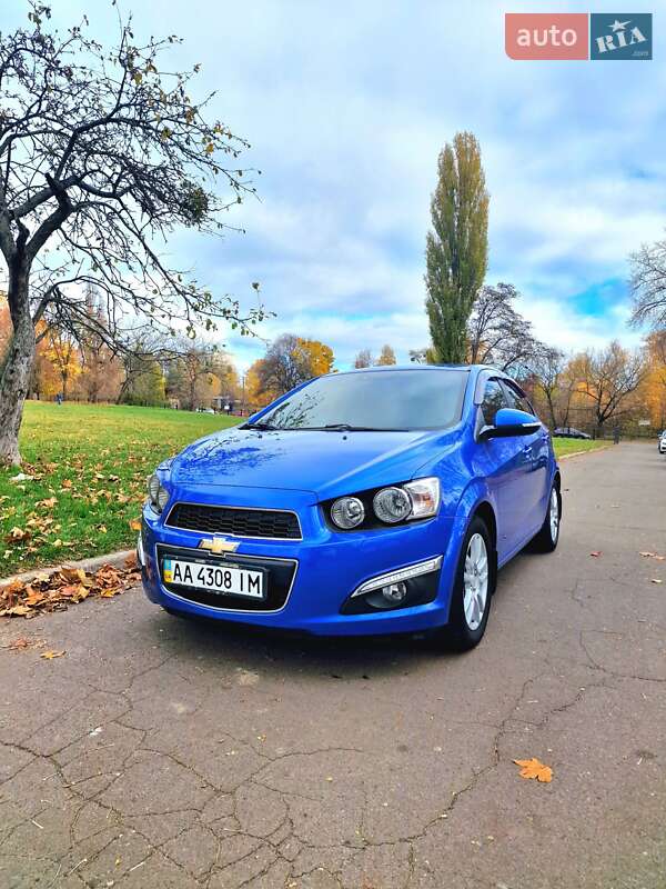 Седан Chevrolet Aveo 2014 в Києві