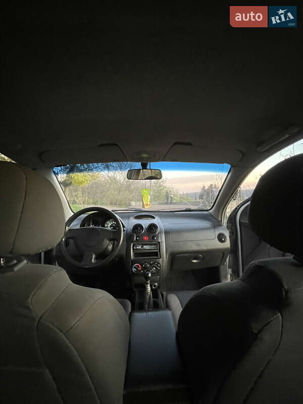 Седан Chevrolet Aveo 2005 в Житомирі