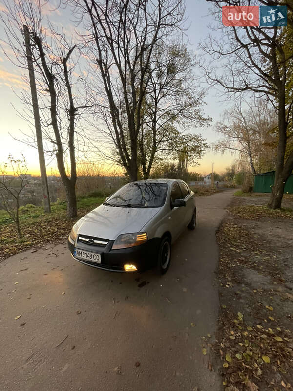 Седан Chevrolet Aveo 2005 в Житомирі