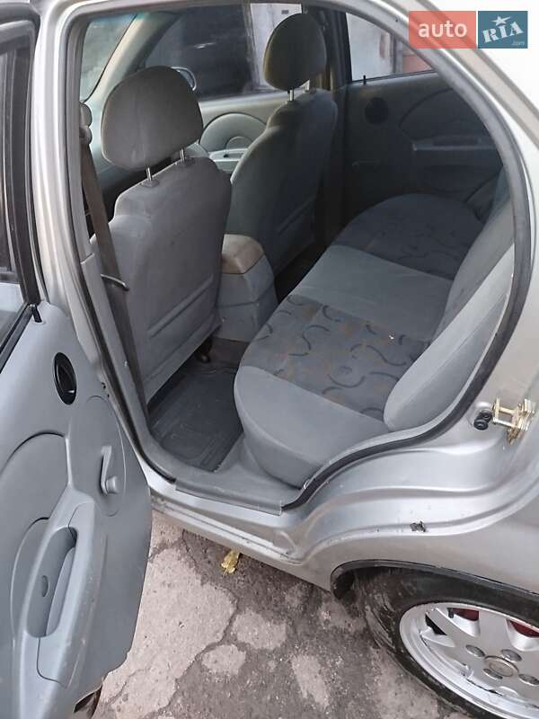 Седан Chevrolet Aveo 2005 в Харькове