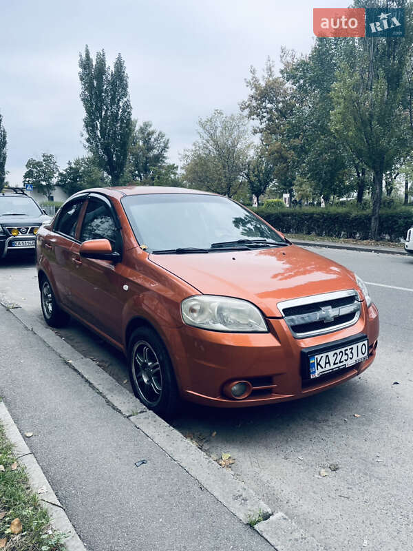 Седан Chevrolet Aveo 2006 в Киеве