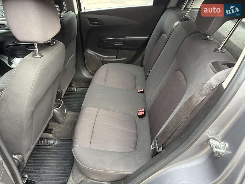 Хэтчбек Chevrolet Aveo 2012 в Ровно