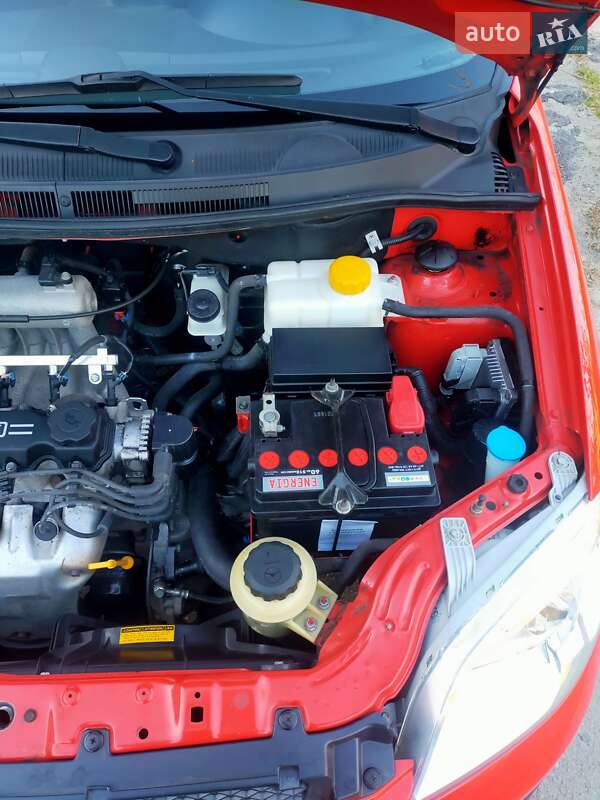 Седан Chevrolet Aveo 2008 в Кременчуге