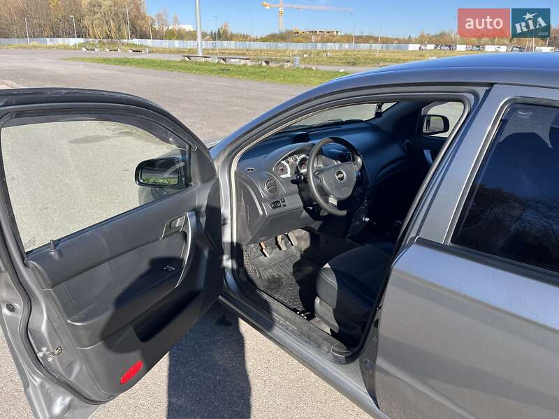 Седан Chevrolet Aveo 2009 в Львове