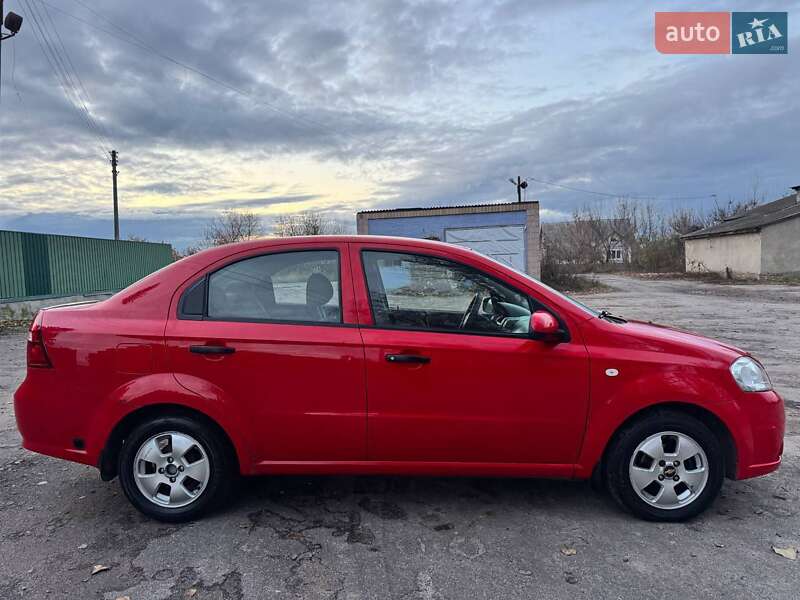 Седан Chevrolet Aveo 2011 в Охтирці