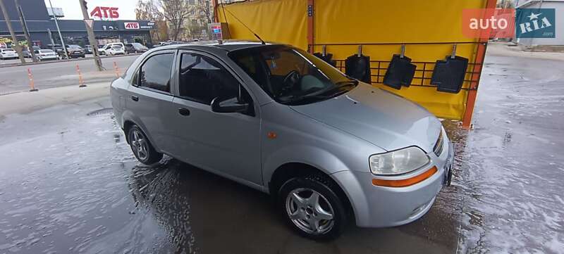 Седан Chevrolet Aveo 2004 в Бердичеве