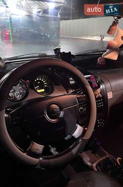 Хетчбек Chevrolet Aveo 2004 в Києві