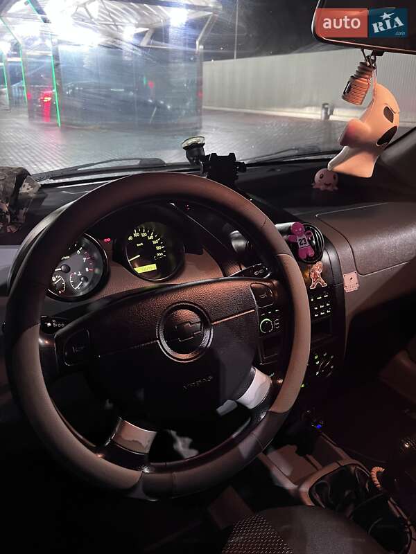 Хэтчбек Chevrolet Aveo 2004 в Киеве фото 5 Хэтчбек Chevrolet Aveo 2004 в Киеве