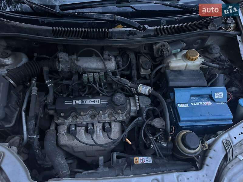 Седан Chevrolet Aveo 2006 в Киеве