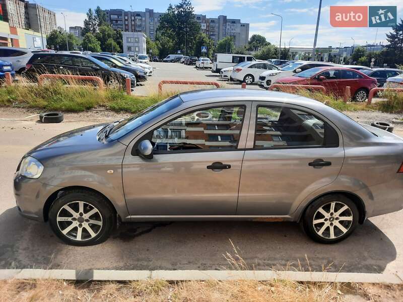 Седан Chevrolet Aveo 2007 в Львові