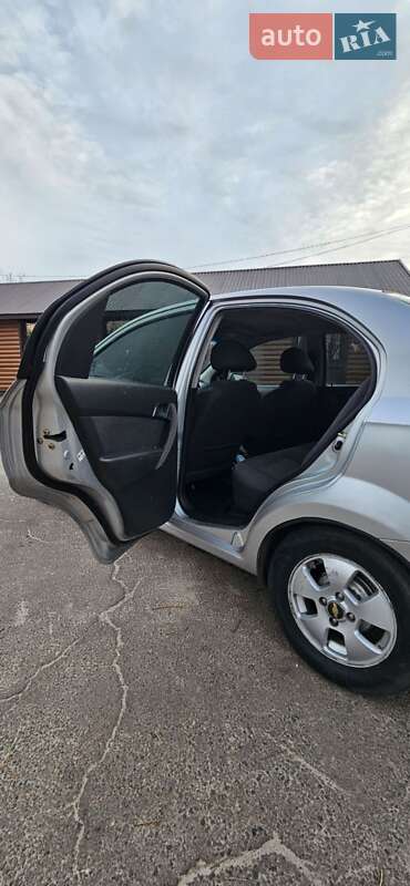 Седан Chevrolet Aveo 2006 в Прилуках