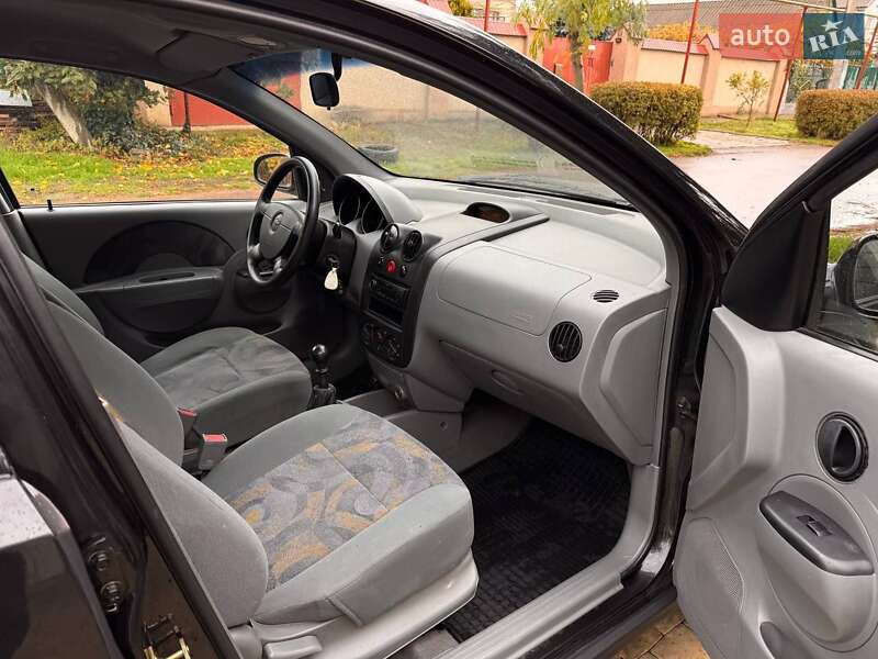 Хэтчбек Chevrolet Aveo 2005 в Одессе фото 17 Хэтчбек Chevrolet Aveo 2005 в Одессе