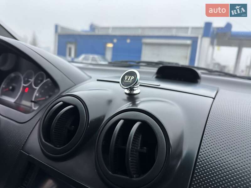 Седан Chevrolet Aveo 2008 в Хмельницькому