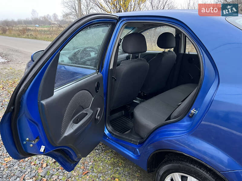 Седан Chevrolet Aveo 2005 в Изяславе