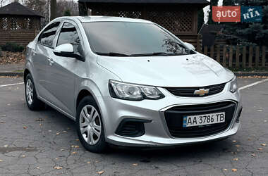 Седан Chevrolet Aveo 2017 в Тернополі