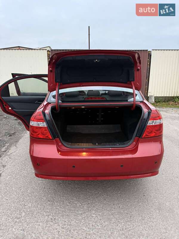 Седан Chevrolet Aveo 2005 в Рівному