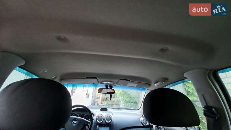 Седан Chevrolet Aveo 2010 в Дніпрі