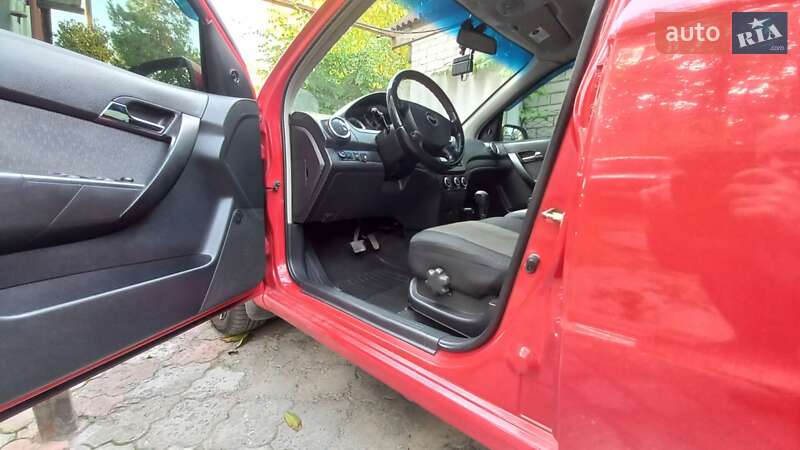 Седан Chevrolet Aveo 2010 в Дніпрі