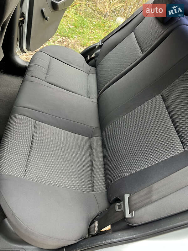 Седан Chevrolet Aveo 2009 в Киеве