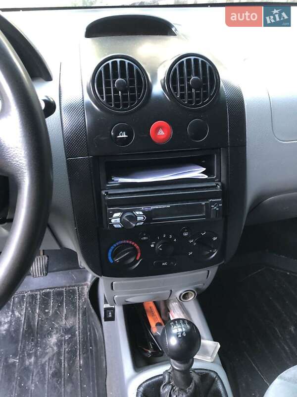 Седан Chevrolet Aveo 2005 в Калинівці