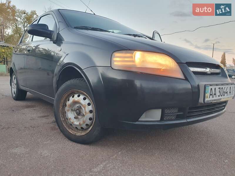 Седан Chevrolet Aveo 2006 в Киеве