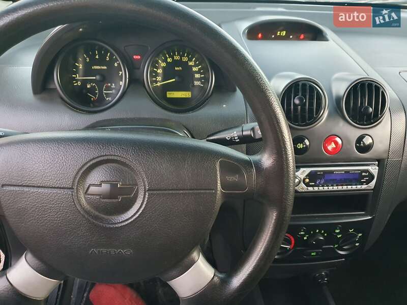 Седан Chevrolet Aveo 2006 в Киеве