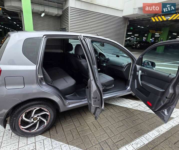 Хэтчбек Chevrolet Aveo 2011 в Киеве