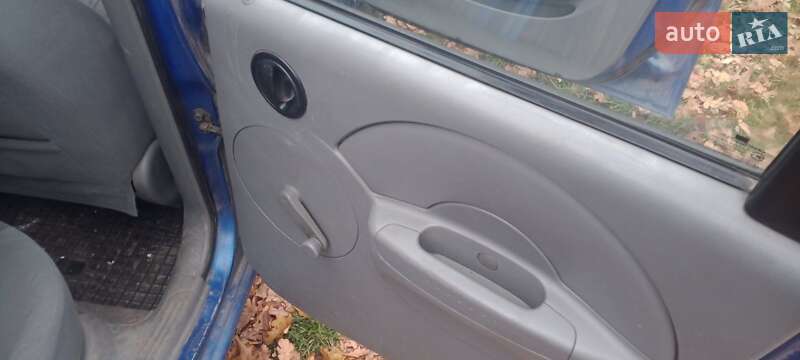 Хэтчбек Chevrolet Aveo 2005 в Люботине фото 6 Хэтчбек Chevrolet Aveo 2005 в Люботине