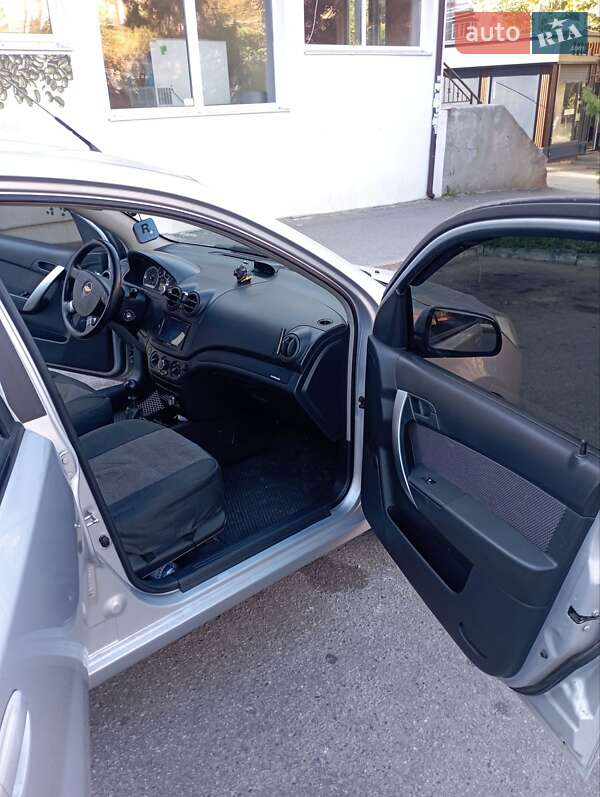 Хэтчбек Chevrolet Aveo 2009 в Харькове