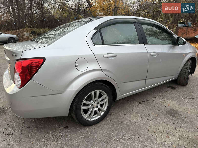 Седан Chevrolet Aveo 2012 в Харкові