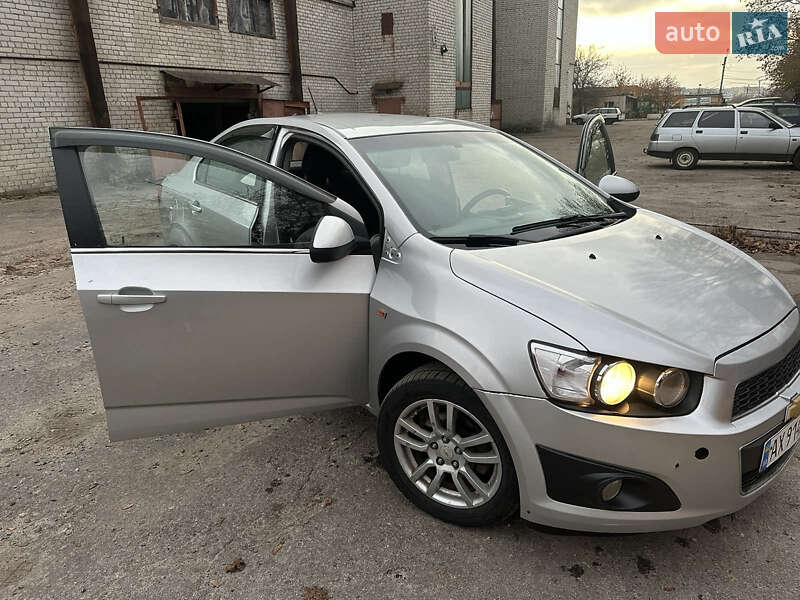 Седан Chevrolet Aveo 2012 в Харкові