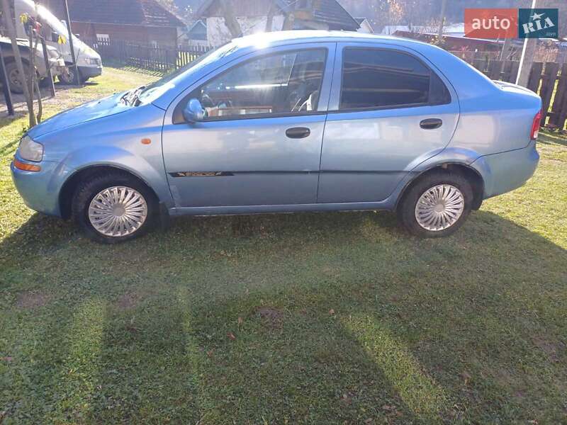 Седан Chevrolet Aveo 2005 в Косові