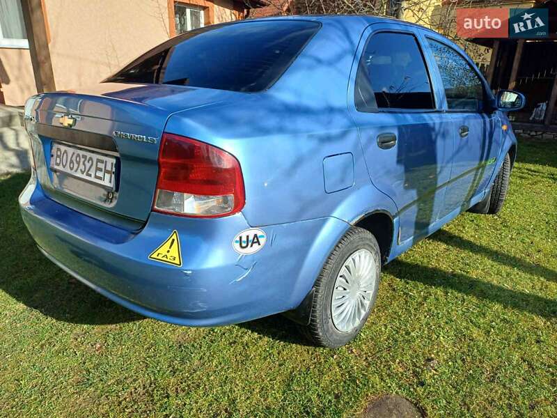 Седан Chevrolet Aveo 2005 в Косові