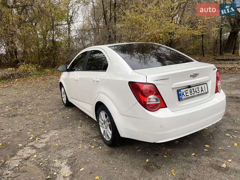 Седан Chevrolet Aveo 2014 в Дніпрі