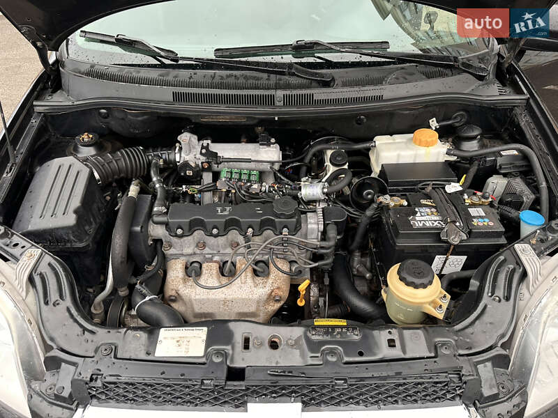 Седан Chevrolet Aveo 2007 в Києві