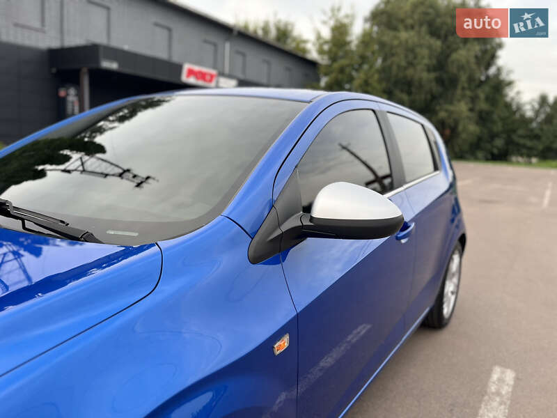 Хэтчбек Chevrolet Aveo 2012 в Киеве