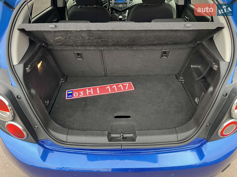 Хэтчбек Chevrolet Aveo 2012 в Киеве