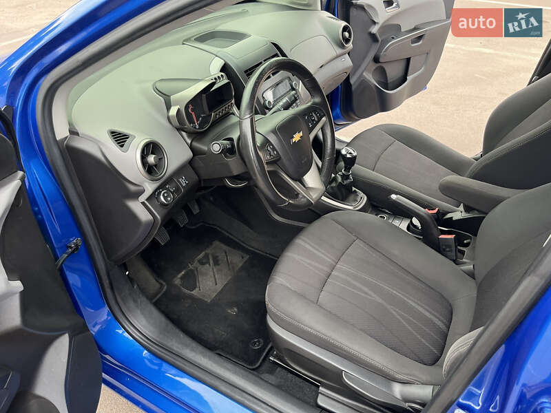 Хэтчбек Chevrolet Aveo 2012 в Киеве