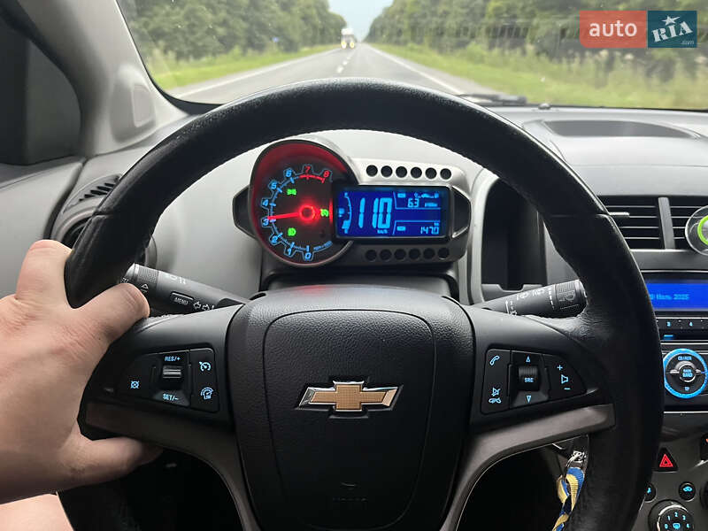 Хэтчбек Chevrolet Aveo 2012 в Киеве