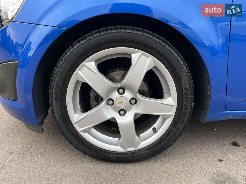 Хэтчбек Chevrolet Aveo 2012 в Киеве