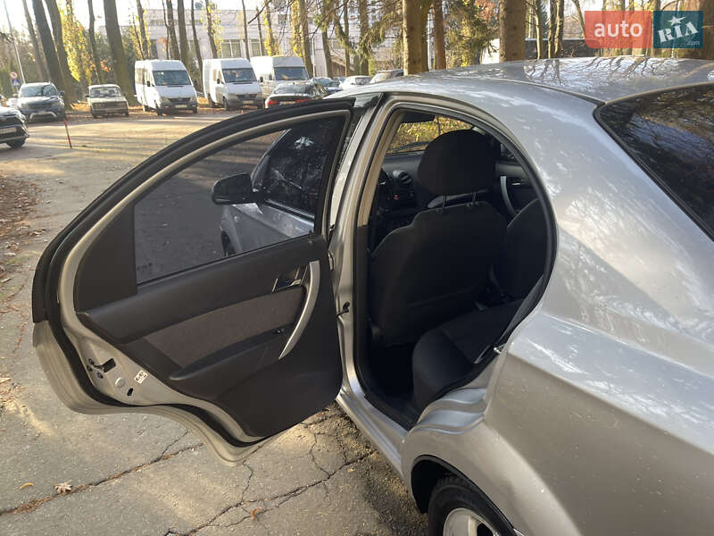 Седан Chevrolet Aveo 2011 в Вінниці