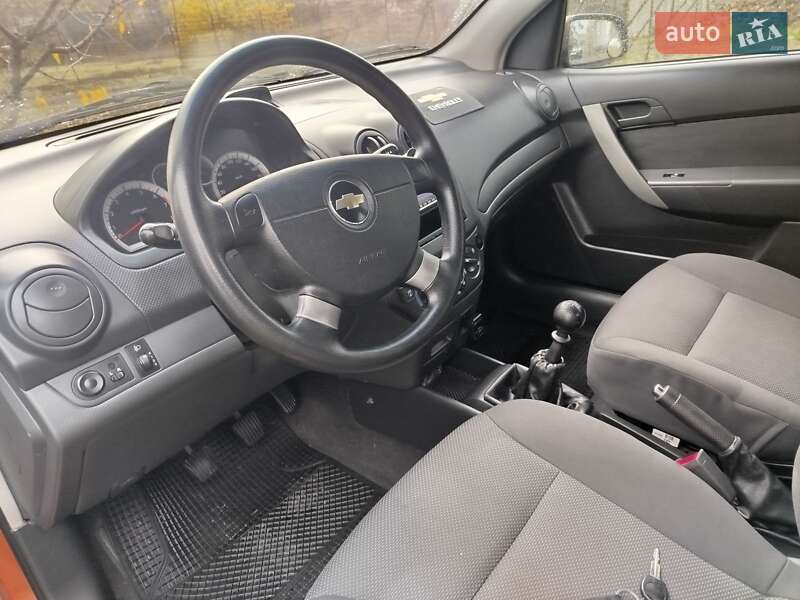 Седан Chevrolet Aveo 2006 в Днепре