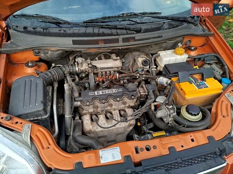 Седан Chevrolet Aveo 2006 в Днепре