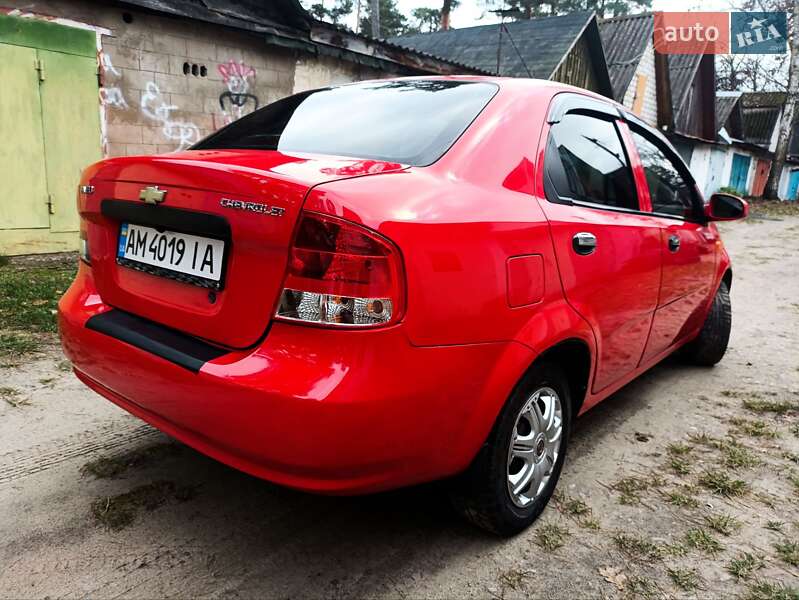 Седан Chevrolet Aveo 2004 в Житомире