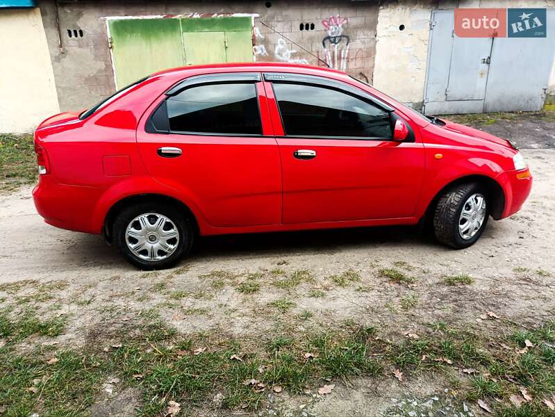 Седан Chevrolet Aveo 2004 в Житомире